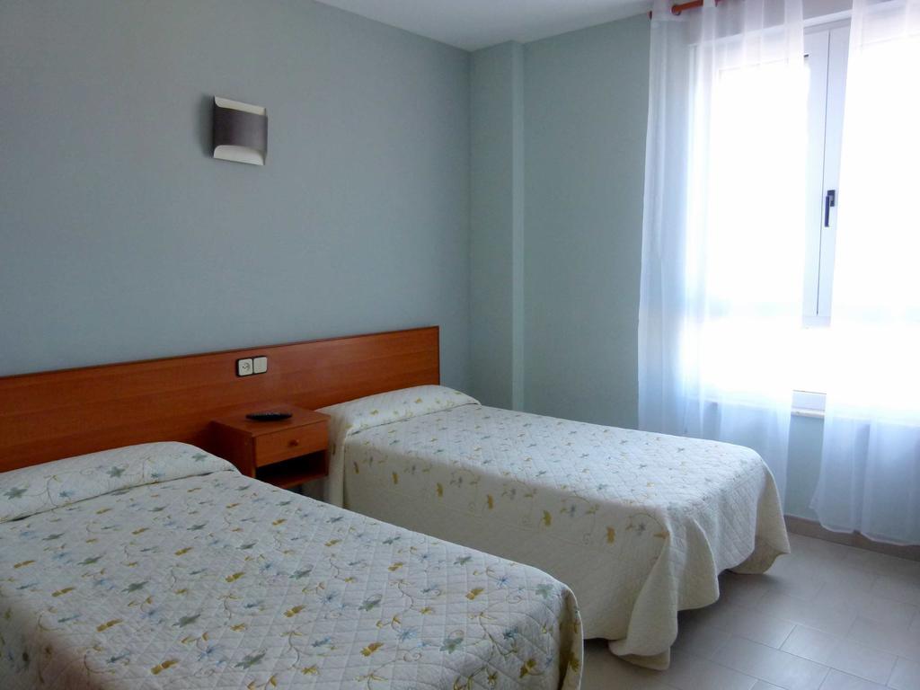 Hostal Chiquin Тапия-де-Касарьего Номер фото