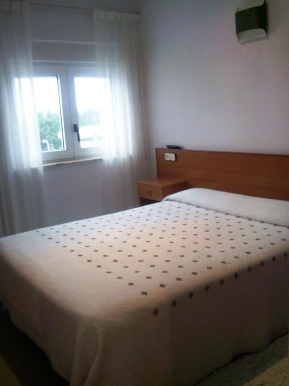 Hostal Chiquin Тапия-де-Касарьего Номер фото